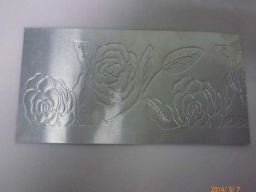 Las altas placas de identificación pulidas del metal/estañaron la hoja con la raya tallada de los diamantes